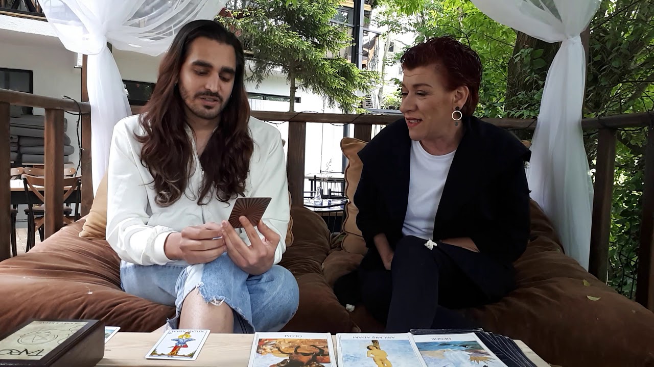 Aşk, Asılan adam, Ölüm ve Denge-Su Karakuş