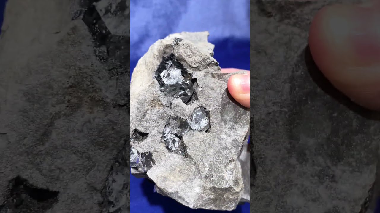ハーキマーダイヤモンド 母岩付き 原石 ニューヨーク産 両錐水晶