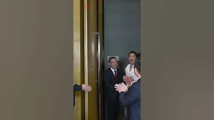 何家勁 後再無展昭無數人童年的回憶，曾與劉德華齊名，為了朋友出頭被無情雪藏銷聲匿跡，至今無戲可拍，如今還有多少人記得他呢？ - 天天要聞