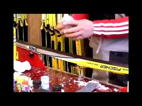 Как снять старую мазь с лыж Школа беговых лыж. 4. Удаление старой мази - YouTube
