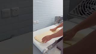 Lamination De Pate Croissant