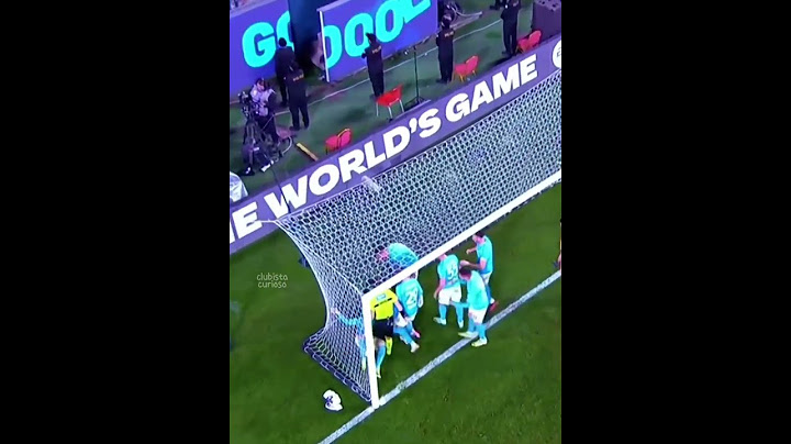 He hit his head on the post and scored TWO GOALS 😱