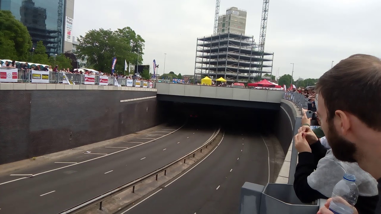 Aston Martin Vulcan BURNOUT and crazy sound with 800 HP !!