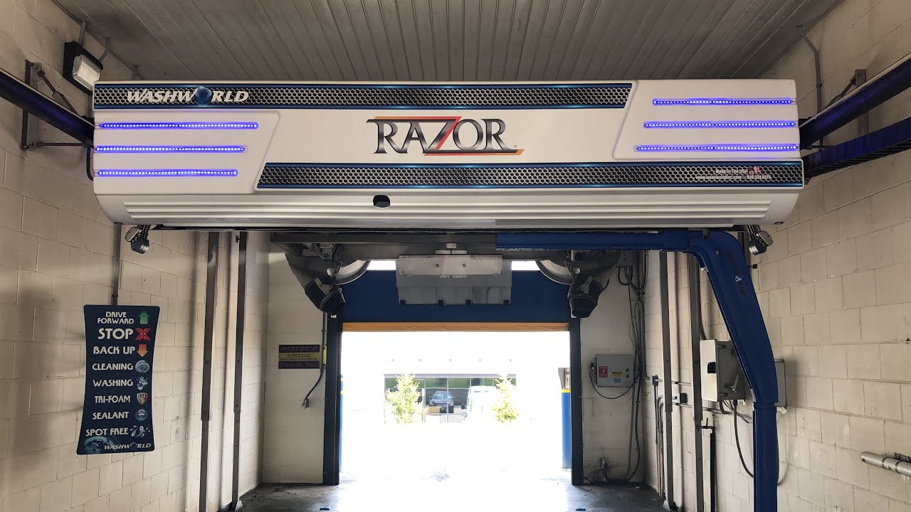 Poorly Maintained Washworld Razor At Squeaky Clean Auto Wash (Former