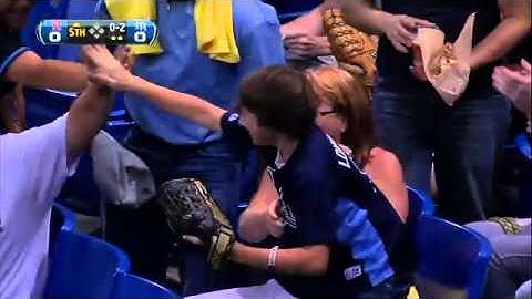 2012/09/17 Fan makes nice catch