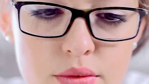 Sell Yourself: 6 Tips to Create a Powerful Personal Brand