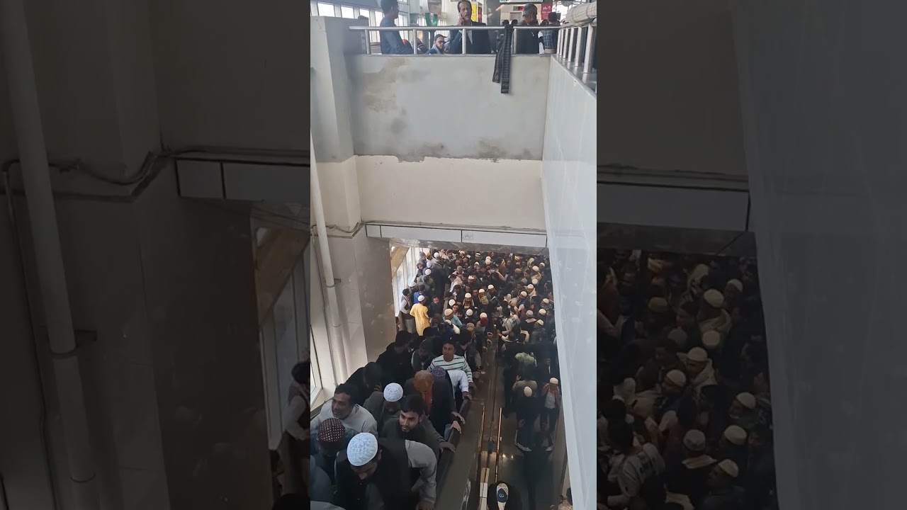 মেট্রোরেলের এমন পাগলা অবস্থা জীবনে কখনো দেখেনি 🥴🥴 