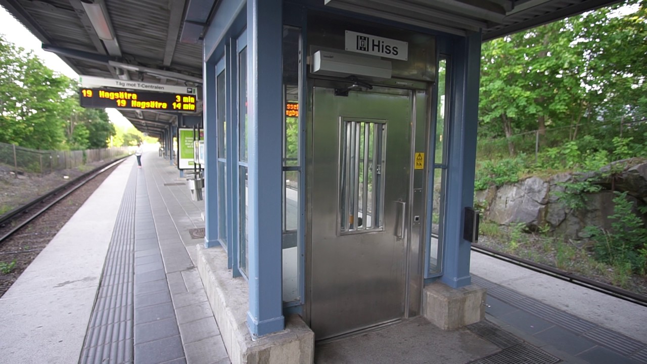 Sweden, Sockholm, Ängbyplan, 2X elevator, subway ride to Islandstorget