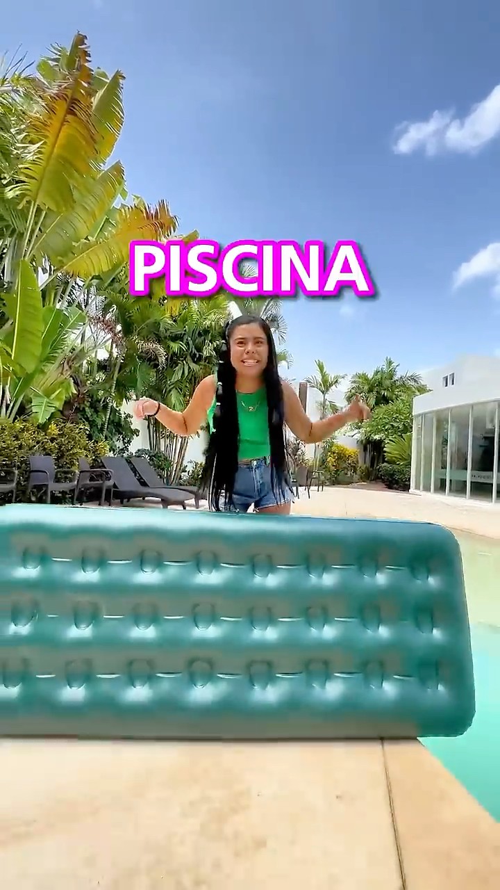 Broma de sofá en la piscina ?