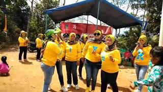 si kuning bergoyang