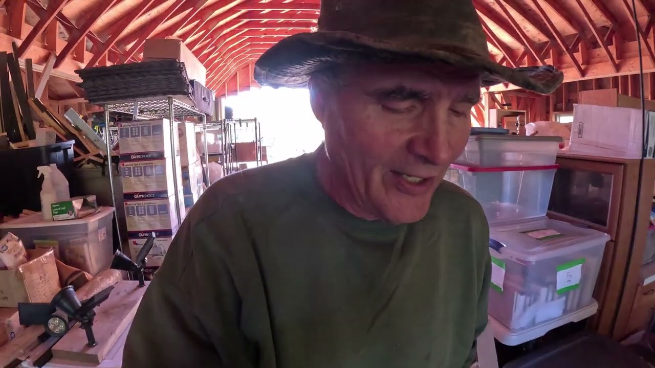 Блеск мастерства амишей: второй день реконструкции мастерской — каркас стен и установка стропил!