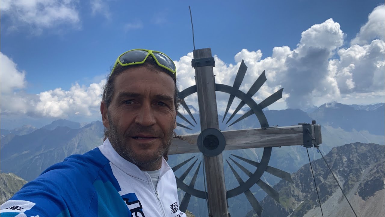 Kreuzspitze 3084m( Östliche Knotenspitze)