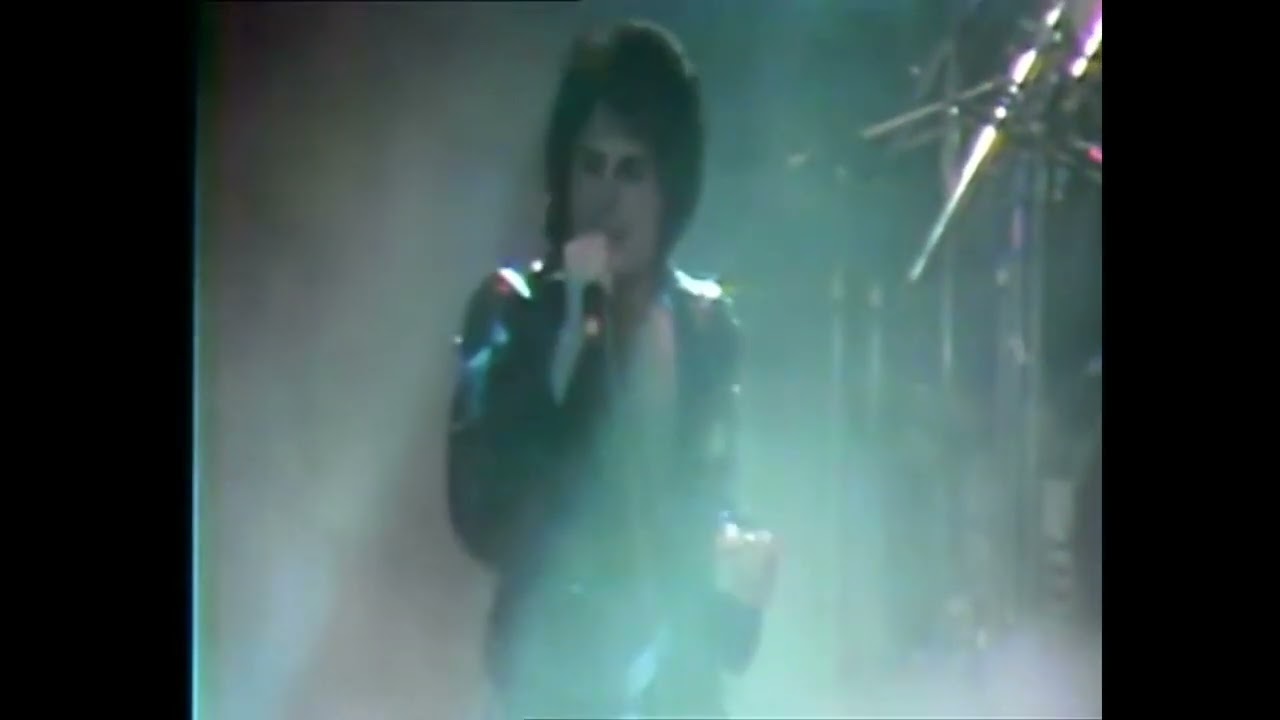 Queen We Rock You Fast Houston 1977 Instrumental YouTube Queen We Rock You Fast Houston 1977 Instrumental YouTube