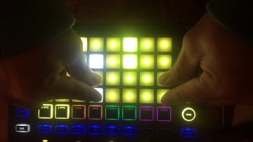 Novation Circuit Groovebox (make a tune in 90 seconds!)  Demo - Deep House bassic bassline track