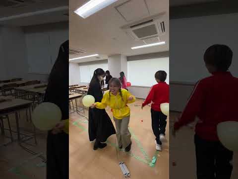 線から出ちゃだめ！風船割りバトルロワイアル！#shorts