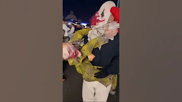 زومبي موسم الرياض الزومبي يخرش المصور 1M لا تنسونا من الاشتراك في القناه 