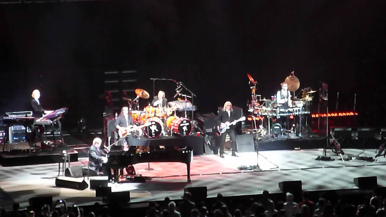 Elton John Funeral For A FriendLove Lies Bleeding (32012).MOV