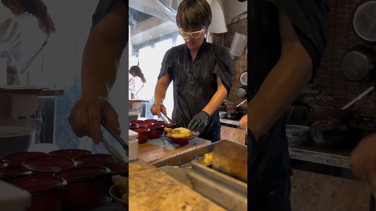 【ASAKUSA】 SHINKURO （Rock and roll udon shop! Great taste and performance!）