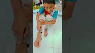 Download Lagu Aduh aku jatuh nih #jatuh #sakit #berdarah #terluka #funny #family #comedy #lucu #shorts #shortvideo MP3