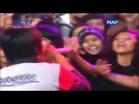 ST12 - Biarkan Jatuh Cinta ( Dahsyat ) RCTI 2008