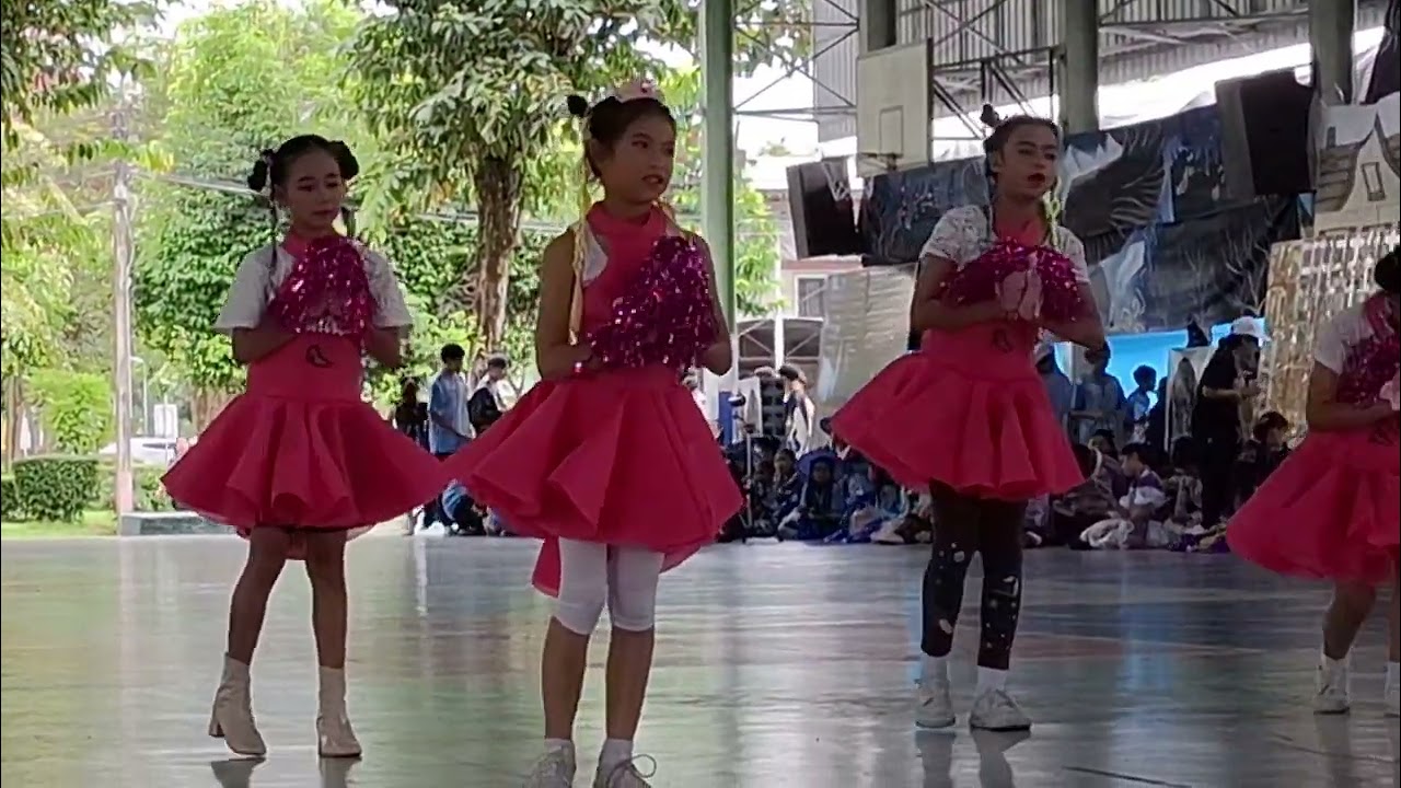 Hawaii เป็นเชียร์หรีดเดอร์อีกแล้วจ้า Sky มาเชียร์ ด้วยต้า✌️😘🤟 