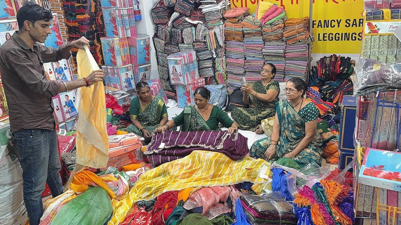 Фабрика сари Лаладжи, Фабрика сари Лаладжи, Рынок Сурат Сади, Оптовый рынок сари Лаладжи