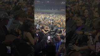 KANYE WEST IN MOSHPIT WITH FANS !!!
