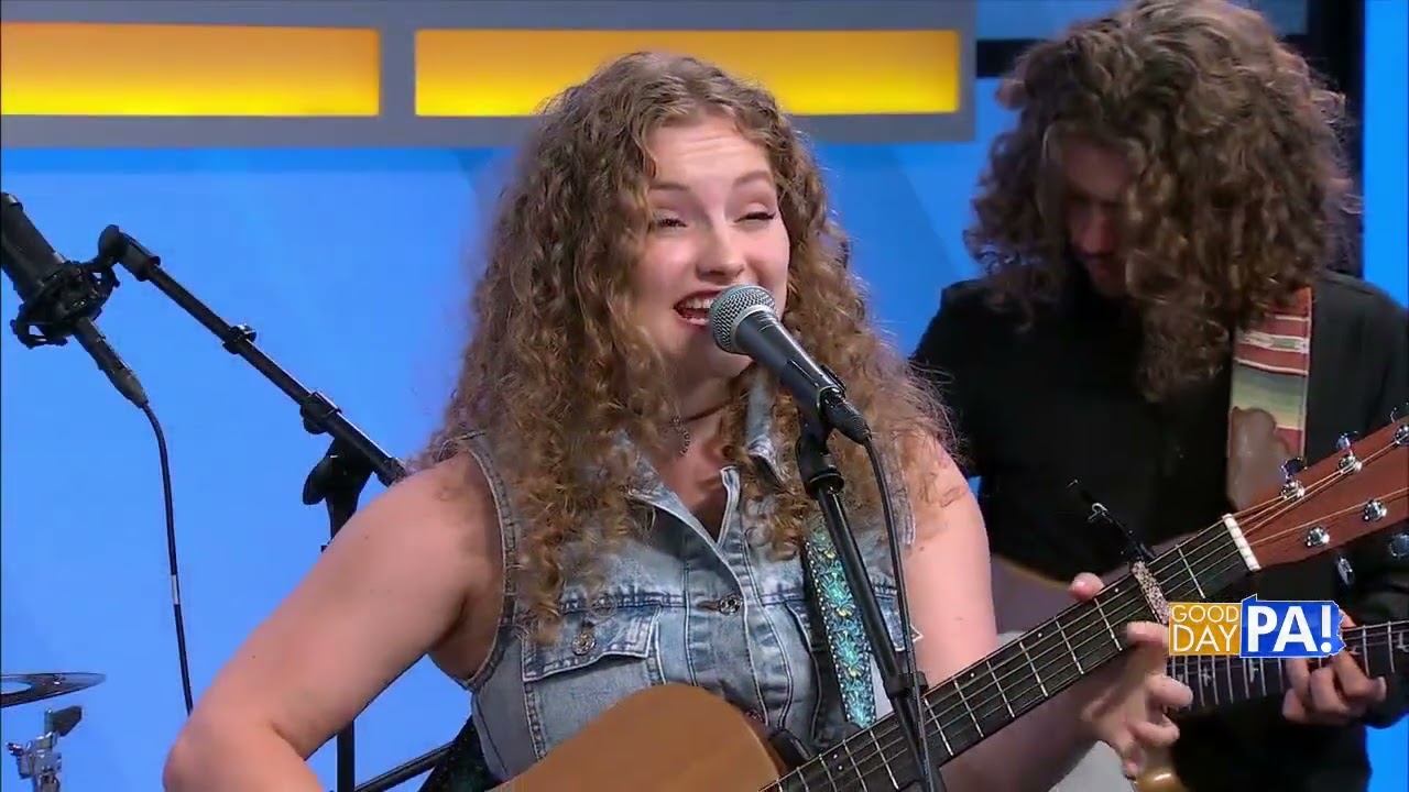 Guarda Elly Cooke - Karma (Good Day PA Performance) su YouTube Guarda Elly Cooke - Karma (Good Day PA Performance) su YouTube