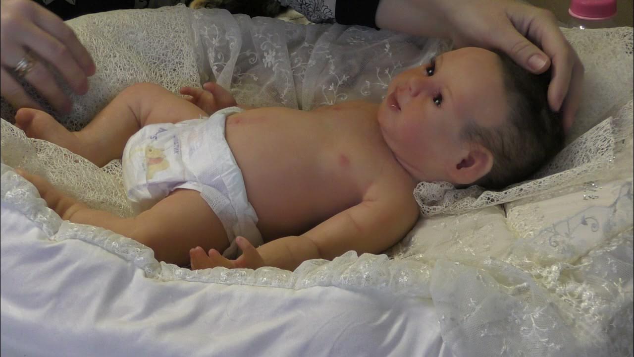 Реалистичная силиконовая кукла bebe reborn. Кукла силиконовый реборн npk. Реборн силиконовая видео. Реборна мальчика. Реборн силиконовая видео.