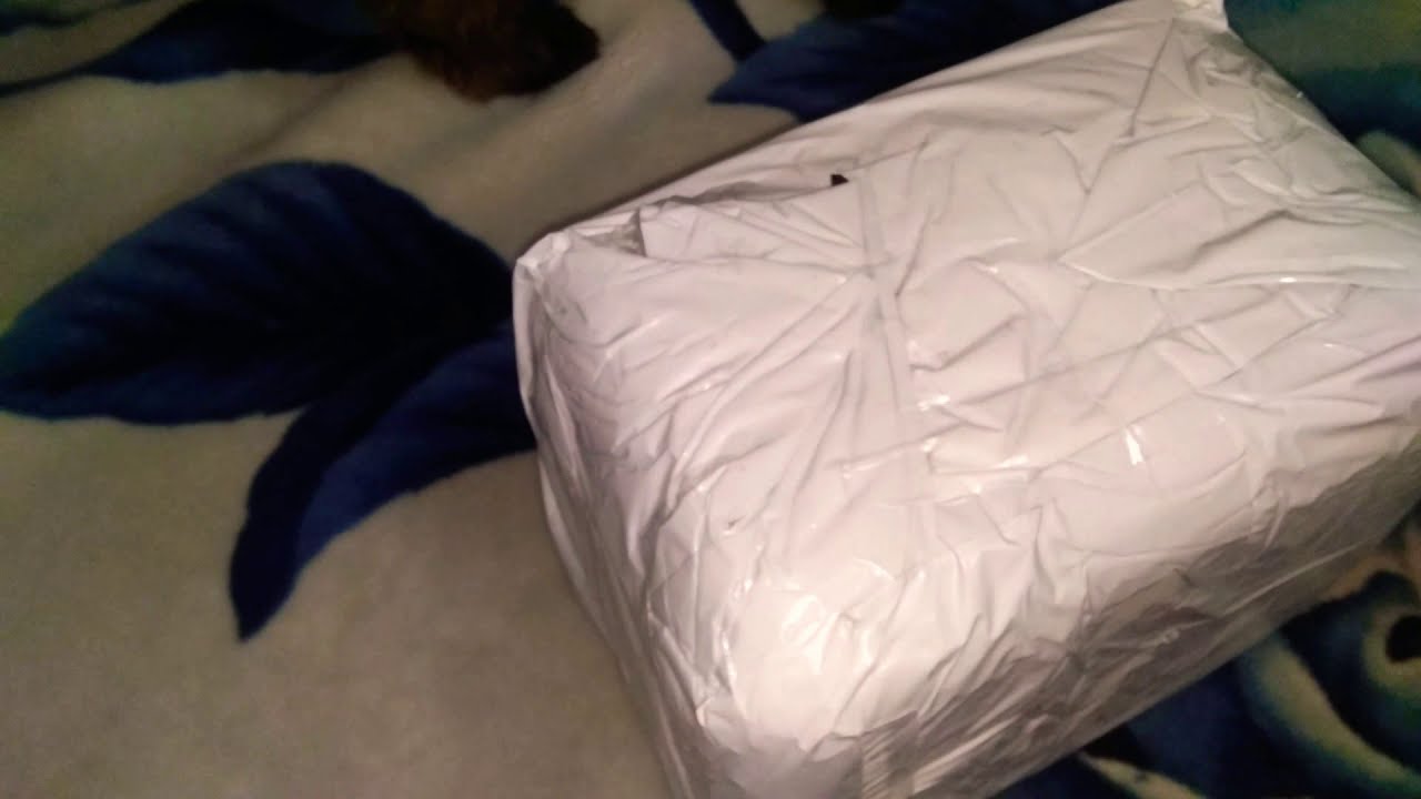 Распаковка дрона SG108: 1000 метров управляемого полёта (до 5км. по точкам), либо 28 минут полёта.