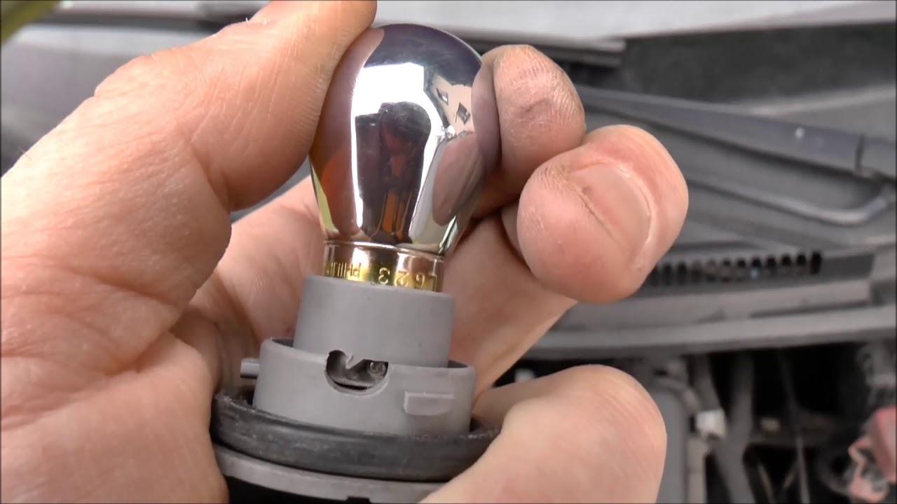 How to replace H4 bulb 10 minutes - Aygo, C1, 107 - YouTube