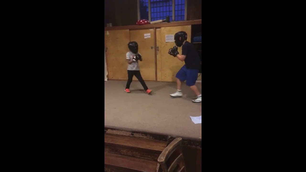 Wing Chun Kids: Sparring