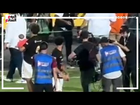 امام عاشور يصطحب نجلته للاحتفال معه بدرع الدورى