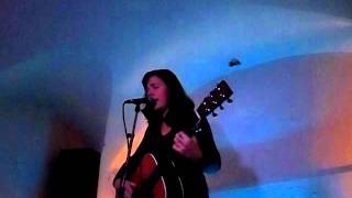 Tiny Ruins - Running Throught The Night Live at KNG56#7 17-02-2012