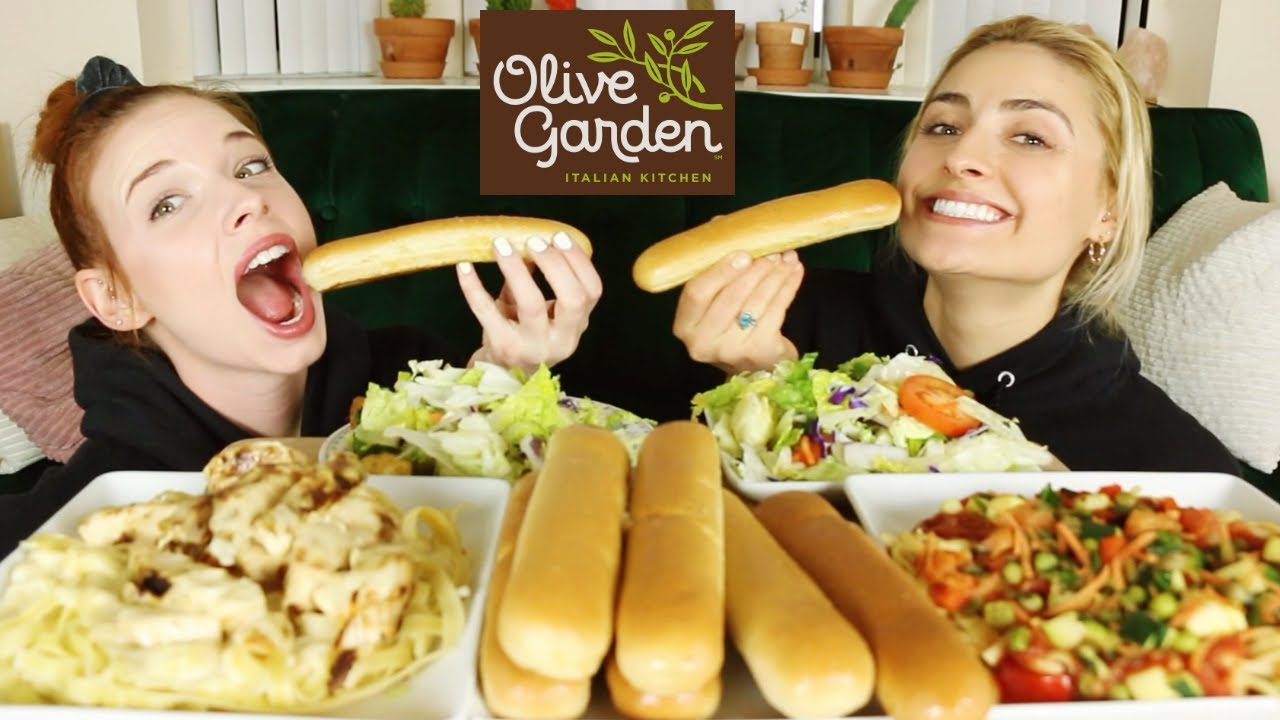 OLIVE GARDEN MUKBANG! Oscars Outfits Review