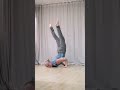 Is this the funkiest handstand push-up you’ve seen today?🤪 Took me a good amount of tries to get thi