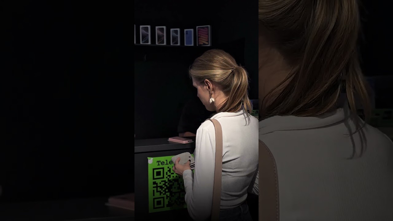 Сколько стоит чехол???Он явно хотел помочь)