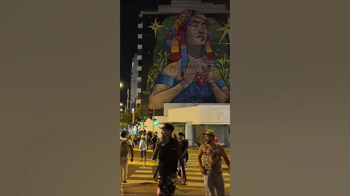 I Thought That They Were Going To Rob Me 😁 #lima #peru #travel #vacation #walking #nightlife #nomad