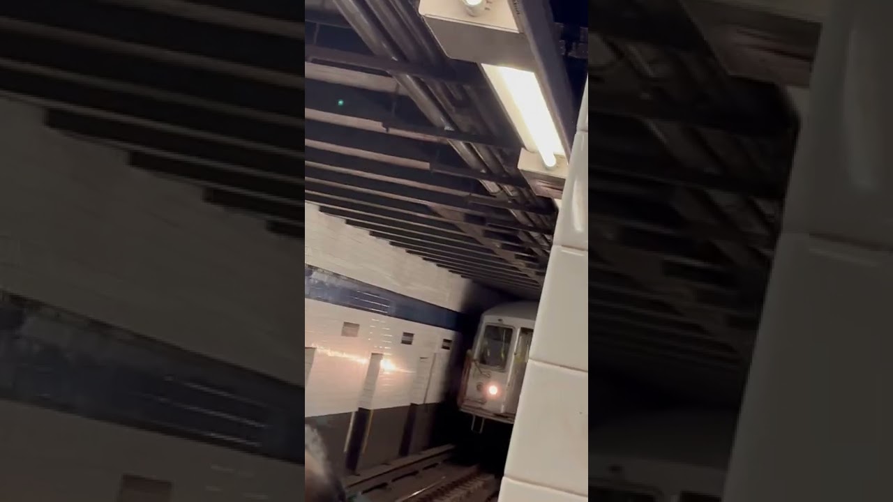 R42 work train at Jackson Heights-Roosevelt Ave station