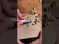 Cara yang cerdas memahat kayu dengan alat sederhana sesuai pola #shorts