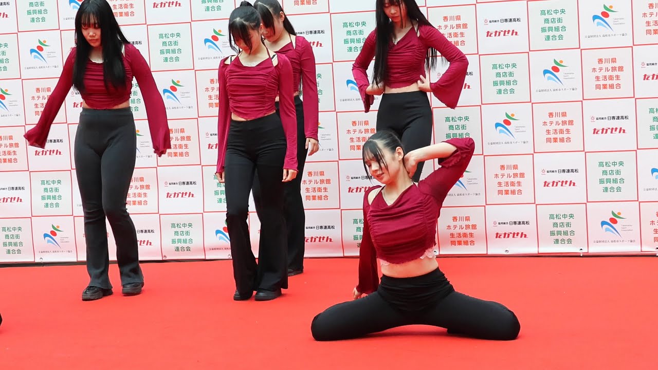 商店街イベント　女子高ダンス部が披露