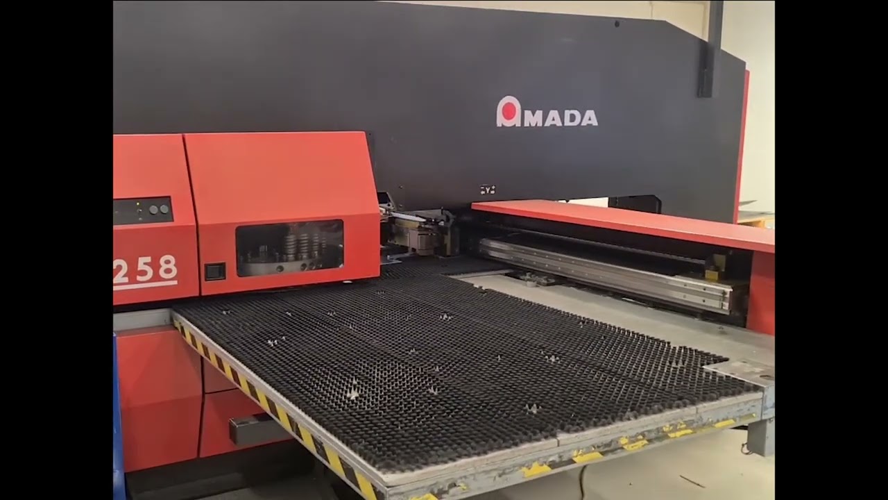 AMADA EUROPE 258 (2002)Punching machine