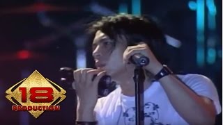 Video thumbnail of "Peterpan - Sally Sendiri  (Live Konser Pekanbaru 30 Maret 2008)"