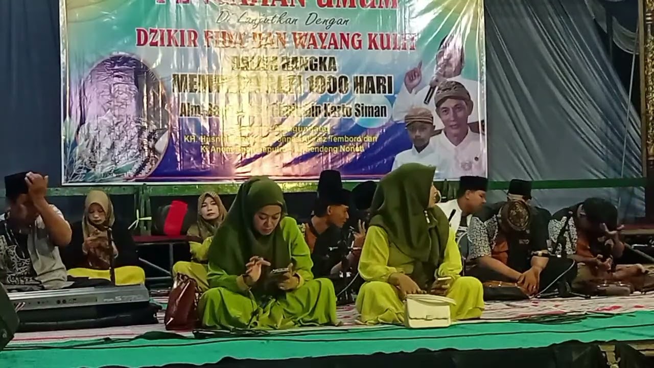 Sorotan 22.20 - 27.20 dari 🔴PENGAJIAN  UMUM DALAM RANGKA MEMPERINGATI 1000 HARI ALM.BPK.ATMO GIMIN B