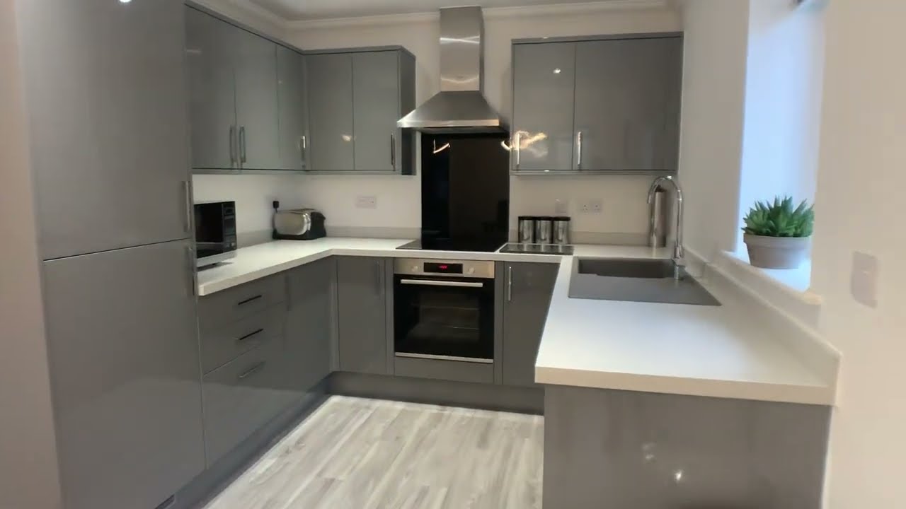 Farrer Drive, Oulton Broad, NR32 3BF- Walk through video tour