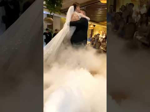 Важкий дим на перший танець важкийдим низькийдим спецефекти Pyrostyle весілля першийтанець 