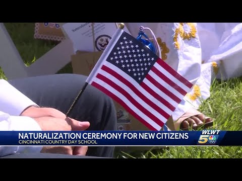 Cincinnati Country Day School welcomes dozens of new US citizens in ceremony