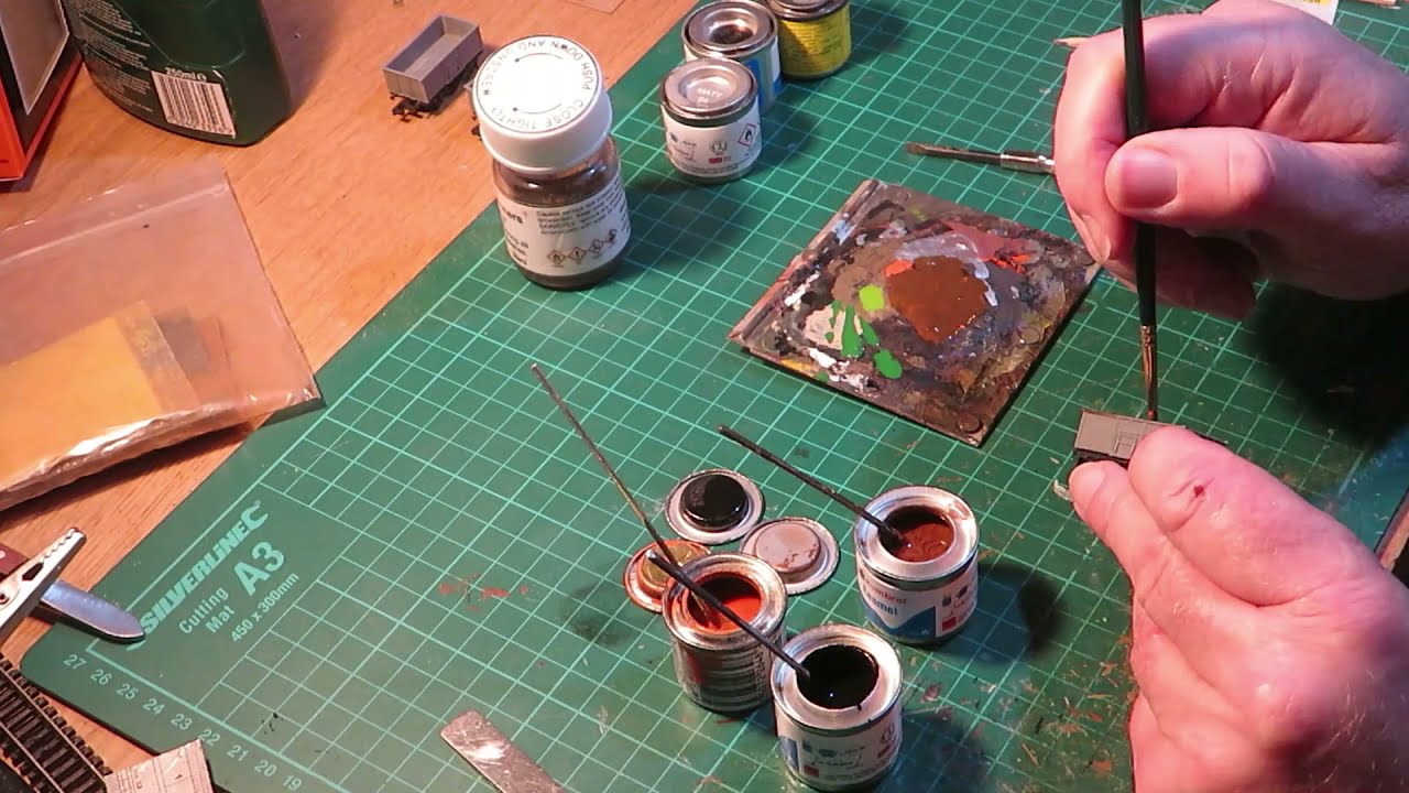 DEMONSTRATION - Painting & Weathering  coal wagons by Mike Hills.