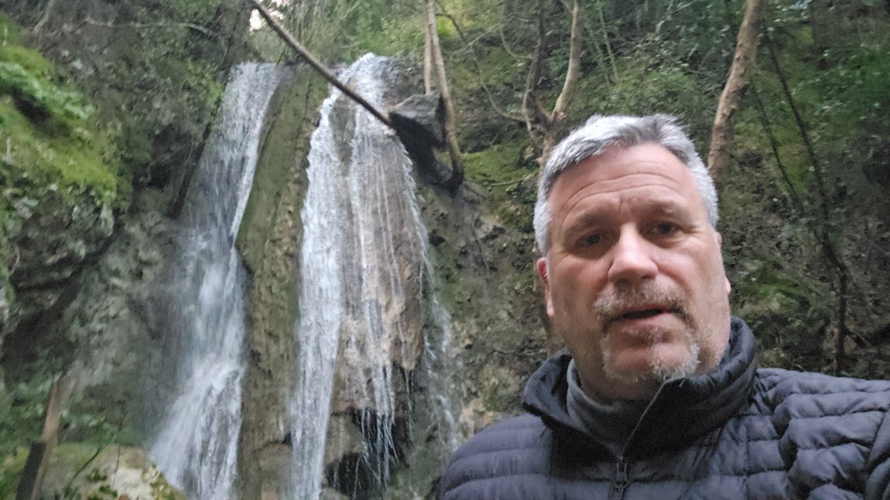 Στο δρόμο για τους καταρράκτες Άμπελος Σάμος 99% της διαδρομής 