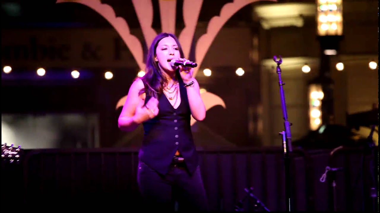 Michelle Branch - Breathe (Live at The Grove 2009)